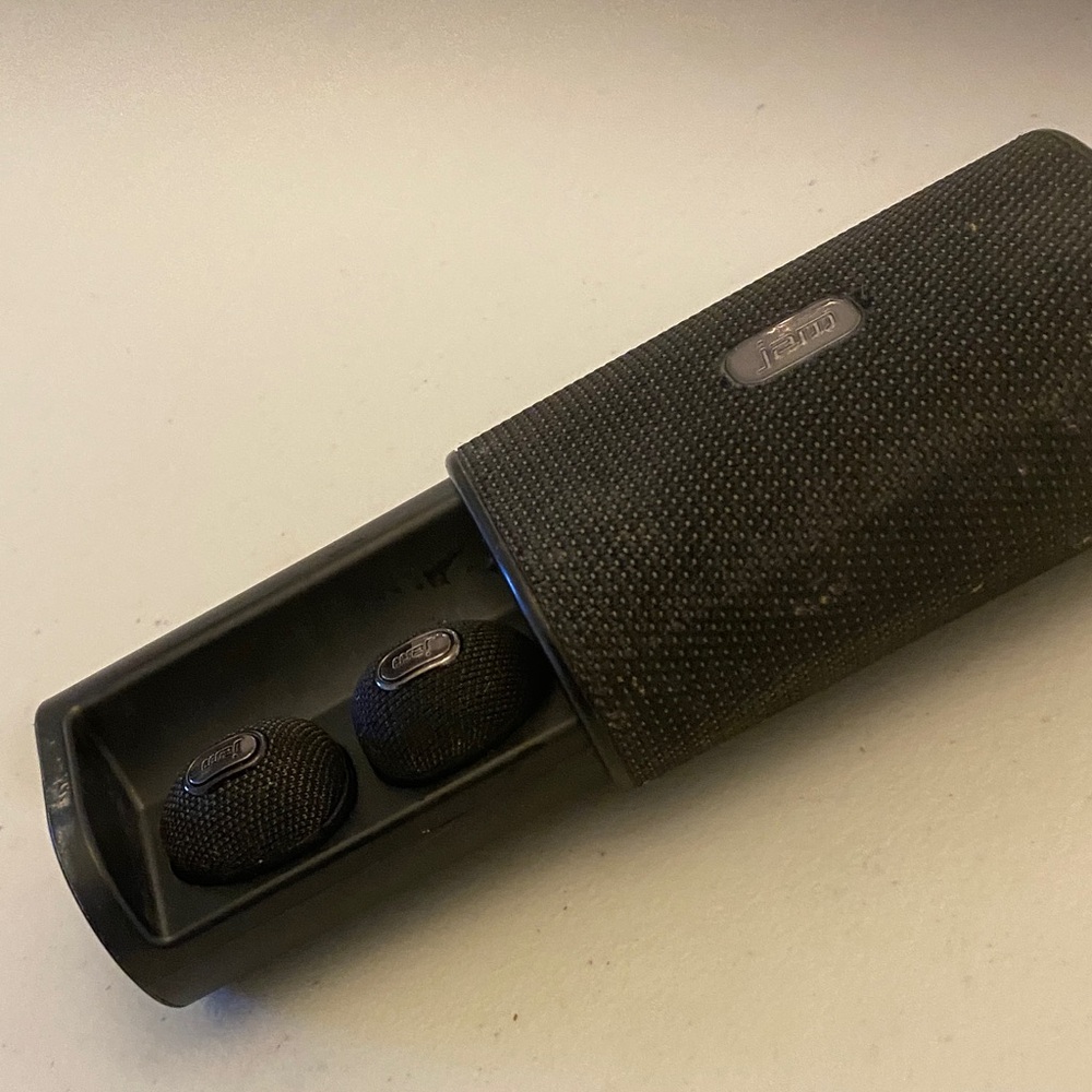 Portable Black Fabric True Wireless Earbuds with Black Charging Case